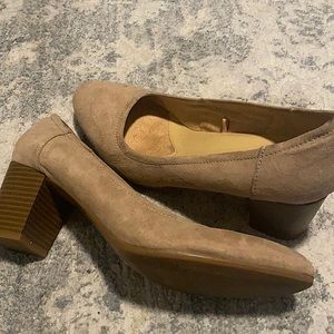Naturalized nude/beige Suede heels in perfect condition
